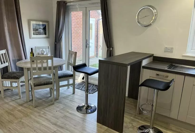 レジデンス Remarkable 3 Bed House In Wirral