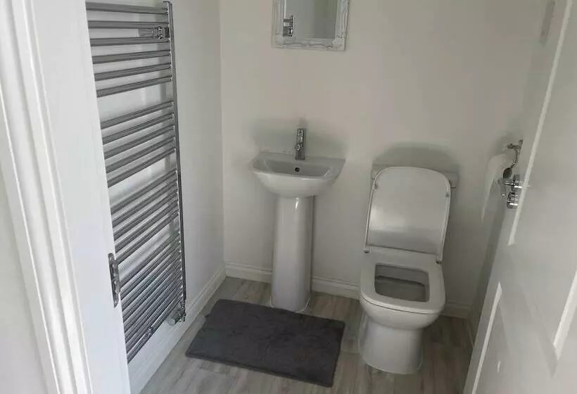 レジデンス Remarkable 3 Bed House In Wirral