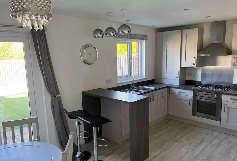 レジデンス Remarkable 3 Bed House In Wirral