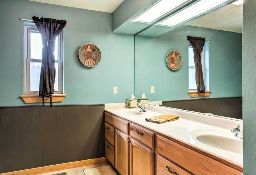 Cloudcroft Home W/ Spacious Stargazing Deck!