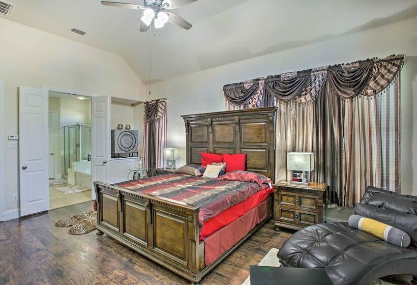 Private Pool & Hot Tub: Spacious Murphy Getaway