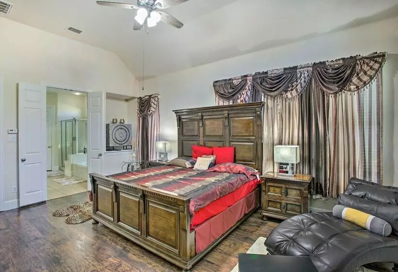 Private Pool & Hot Tub: Spacious Murphy Getaway