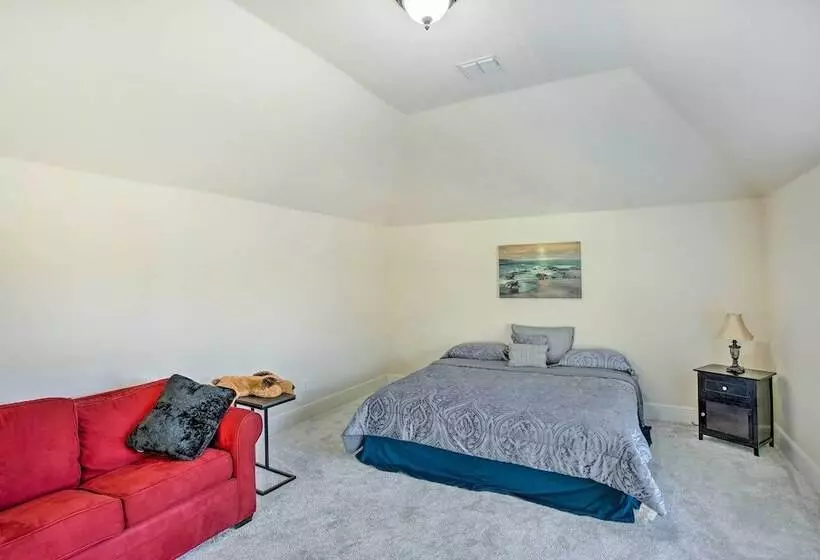 Private Pool & Hot Tub: Spacious Murphy Getaway