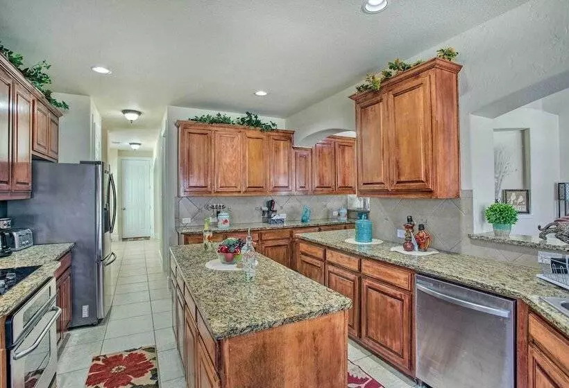 Private Pool & Hot Tub: Spacious Murphy Getaway