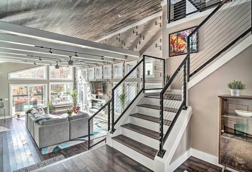 Spacious Sevierville Home W/ Hot Tub!