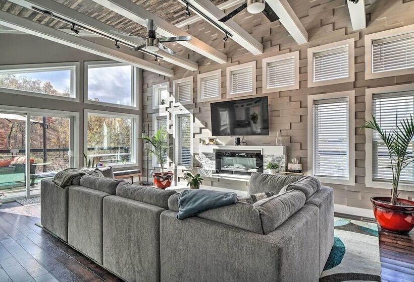 Spacious Sevierville Home W/ Hot Tub!