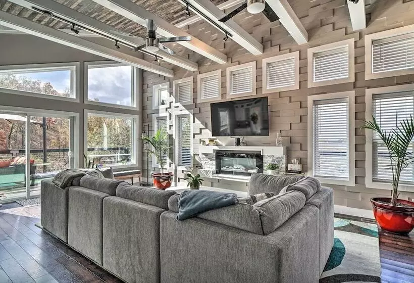 Spacious Sevierville Home W/ Hot Tub!