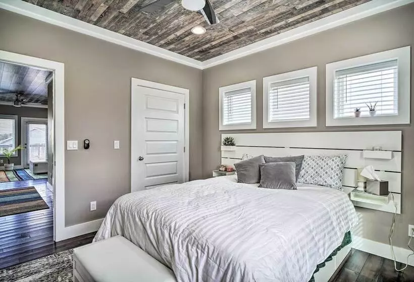 Spacious Sevierville Home W/ Hot Tub!