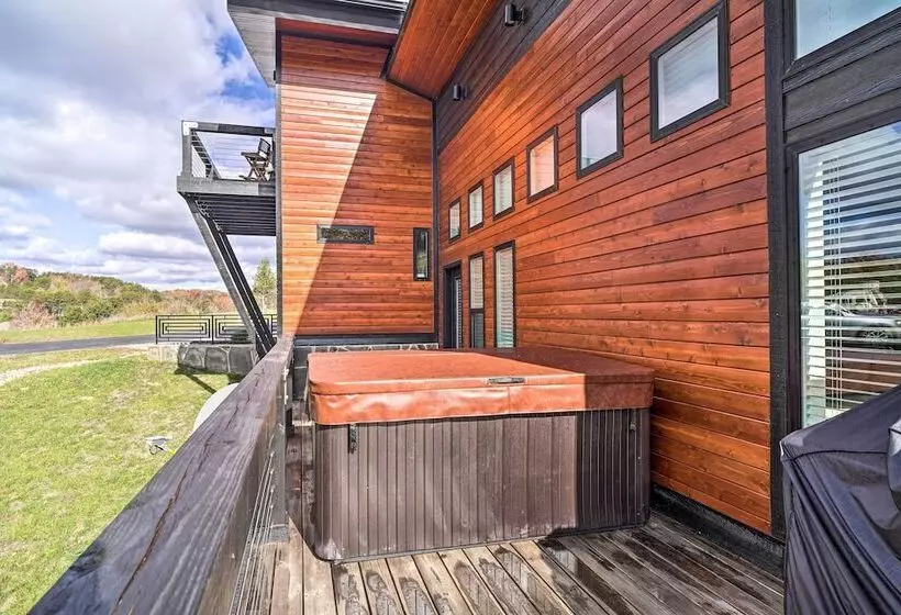Spacious Sevierville Home W/ Hot Tub!
