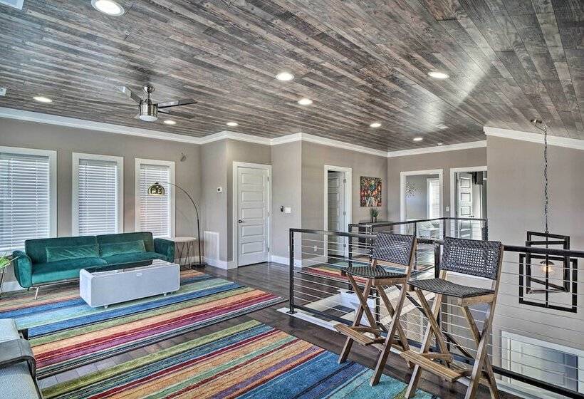 Spacious Sevierville Home W/ Hot Tub!