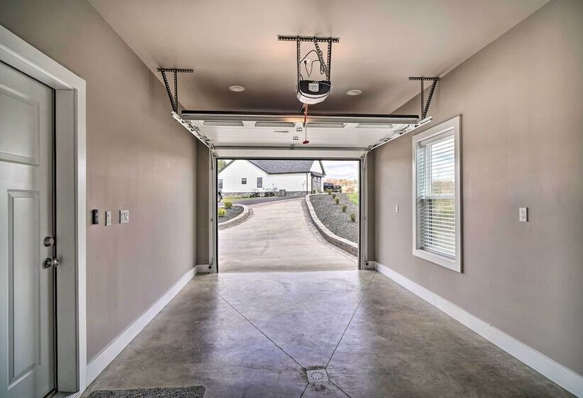 Spacious Sevierville Home W/ Hot Tub!