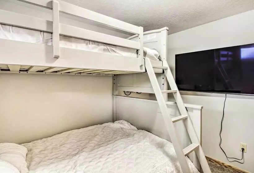 Waterfront Gull Lake W/ Dock: Family Friendly!