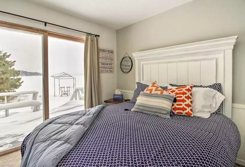 Waterfront Gull Lake W/ Dock: Family Friendly!