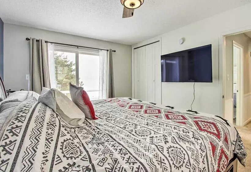 Waterfront Gull Lake W/ Dock: Family Friendly!