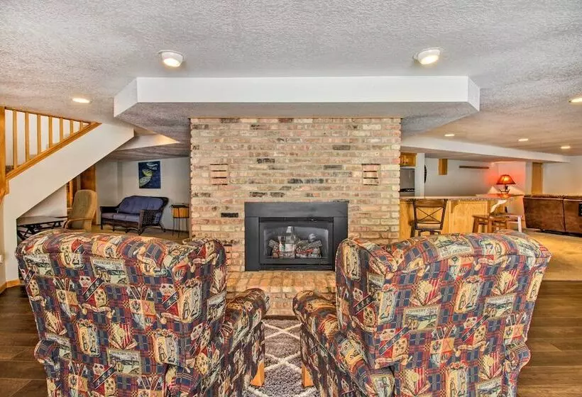 Waterfront Gull Lake W/ Dock: Family Friendly!