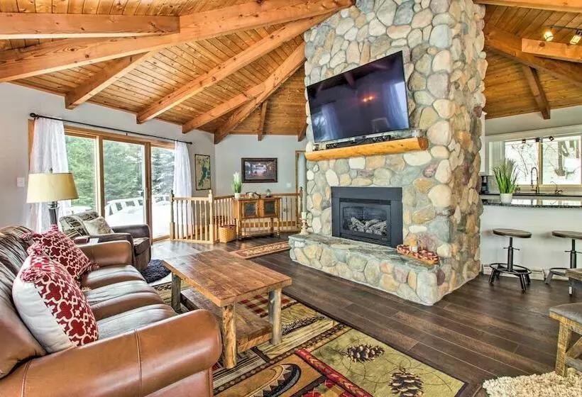 Waterfront Gull Lake W/ Dock: Family Friendly!