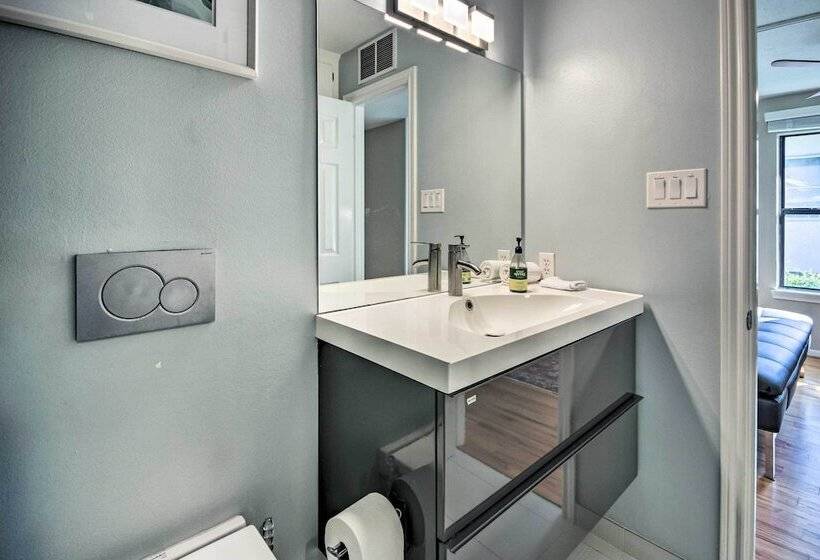 Family Friendly Houston Home W/ Private Backyard!