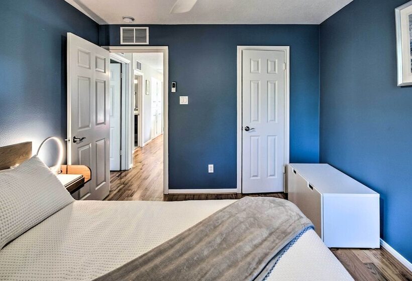 Family Friendly Houston Home W/ Private Backyard!