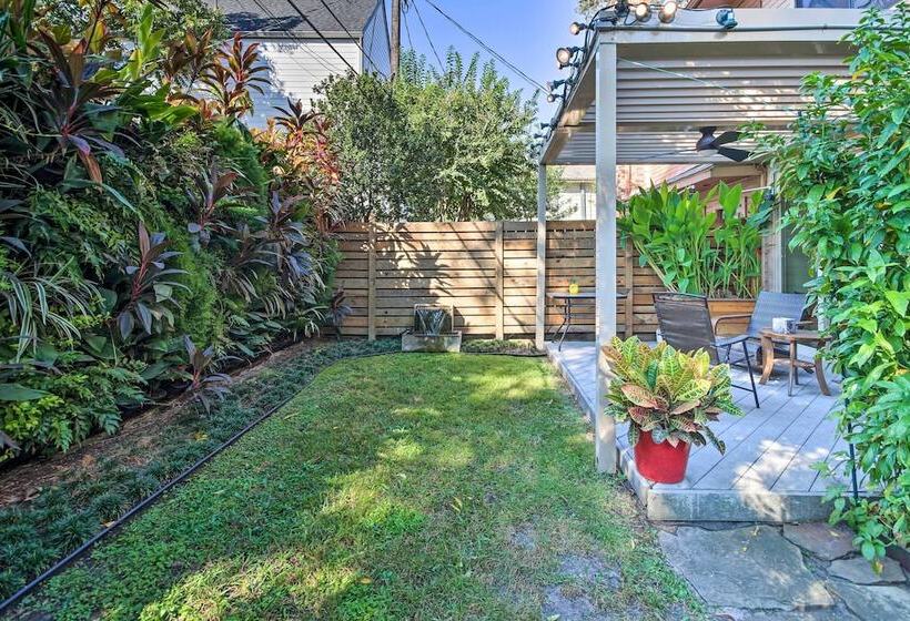 Family Friendly Houston Home W/ Private Backyard!