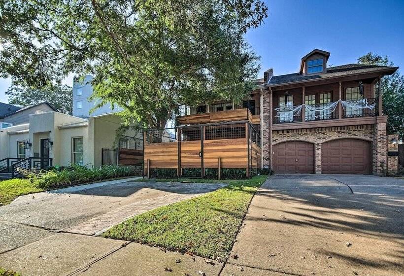 Family Friendly Houston Home W/ Private Backyard!