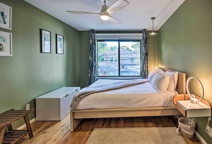 Family Friendly Houston Home W/ Private Backyard!