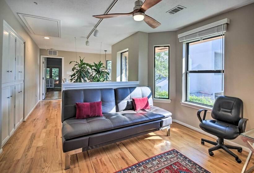 Family Friendly Houston Home W/ Private Backyard!