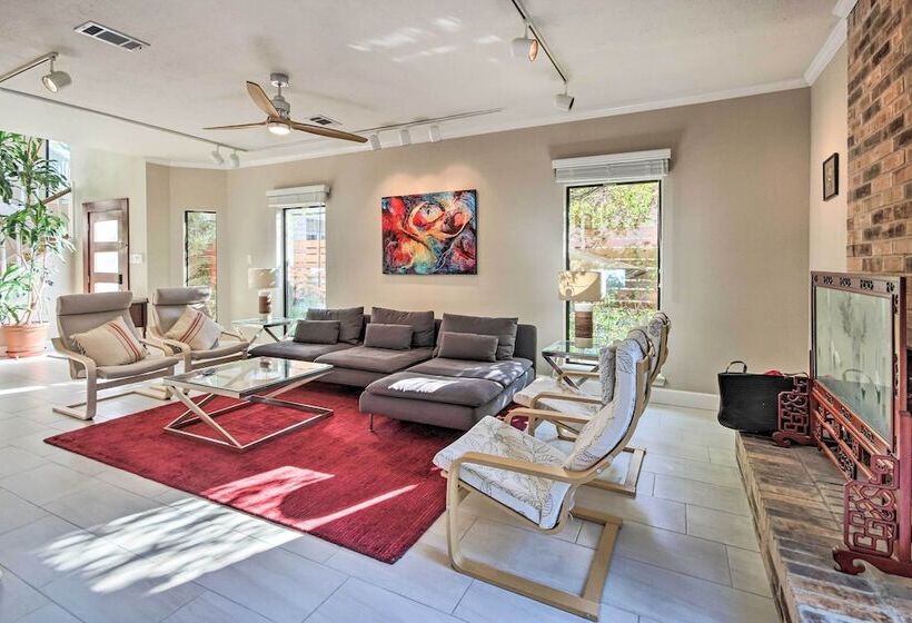 Family Friendly Houston Home W/ Private Backyard!
