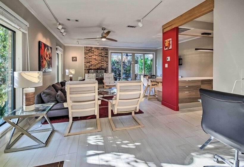 Family Friendly Houston Home W/ Private Backyard!