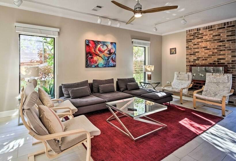 Family Friendly Houston Home W/ Private Backyard!