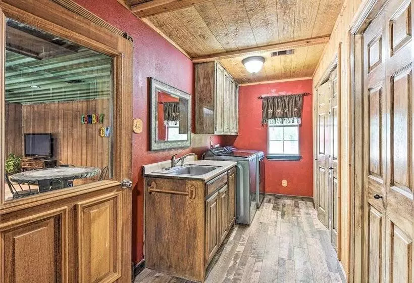 Sunset Ranch W/ Pool & Hot Tub On 29 Acres!