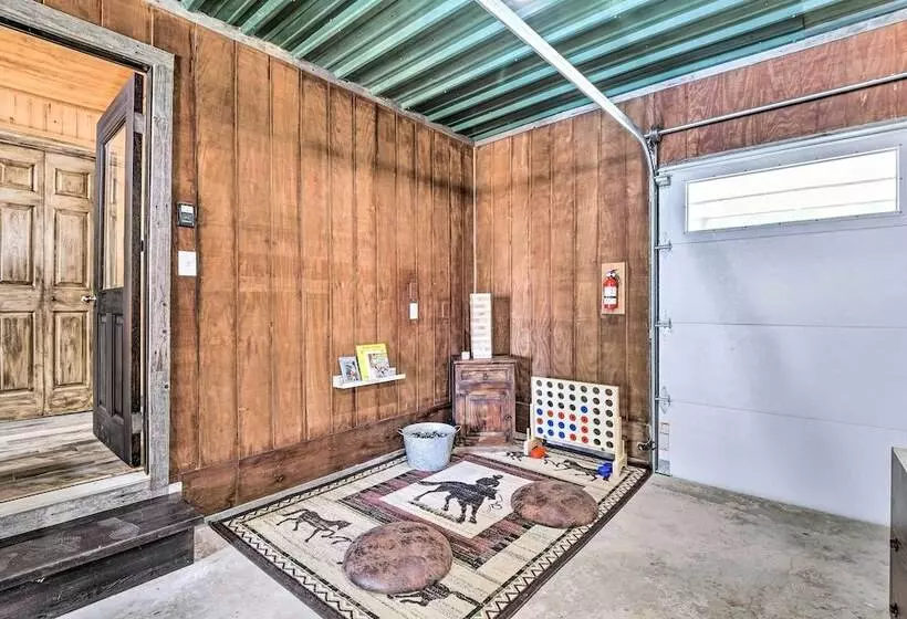 Sunset Ranch W/ Pool & Hot Tub On 29 Acres!