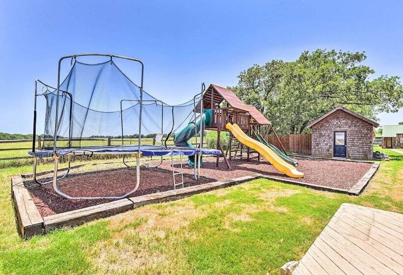 Sunset Ranch W/ Pool & Hot Tub On 29 Acres!