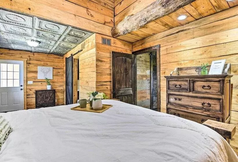 Sunset Ranch W/ Pool & Hot Tub On 29 Acres!