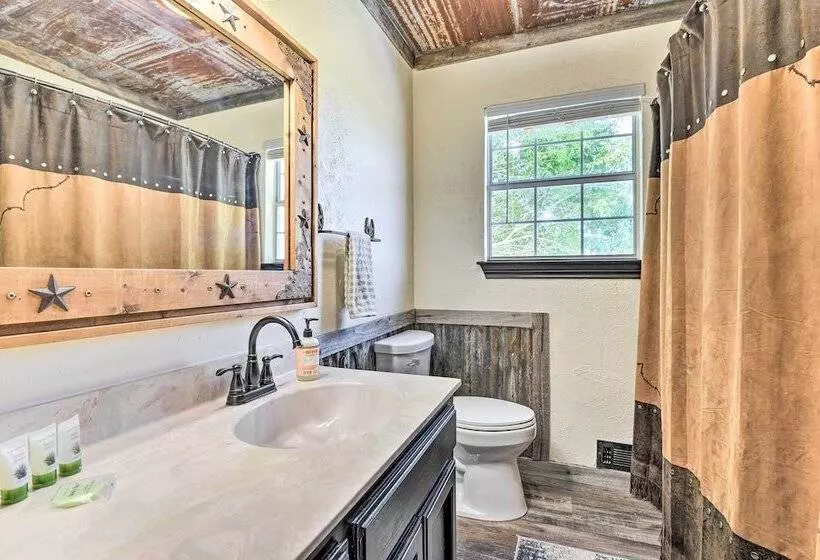 Sunset Ranch W/ Pool & Hot Tub On 29 Acres!