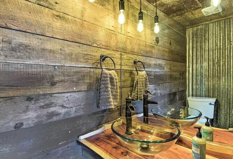 Sunset Ranch W/ Pool & Hot Tub On 29 Acres!