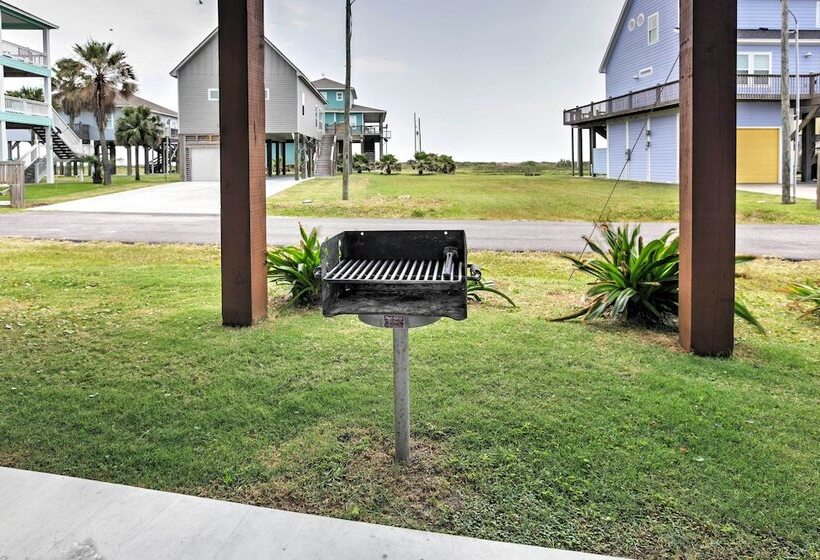 Port Bolivar Getaway W/ Ocean View: Walk To Beach!