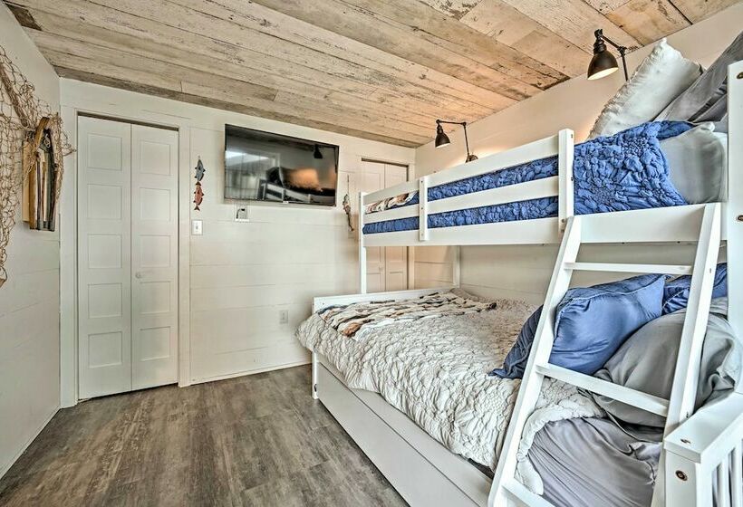 Waterfront Retreat, 10 Mi To Dtwn Shipshewana