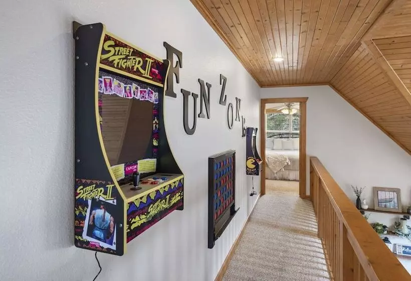 Whispering Creek   In The Heart Of Ozarks, Near Dt!