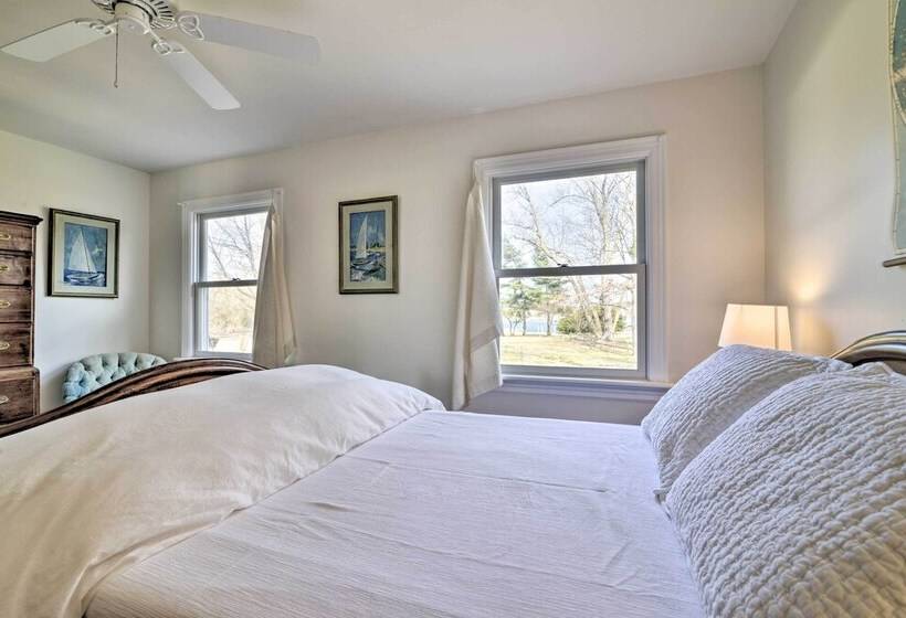 Bayside Deltaville Retreat W/ Beach & Bay Views!