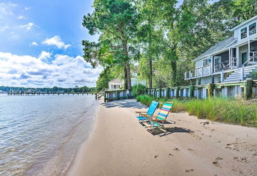 Bayside Deltaville Retreat W/ Beach & Bay Views!