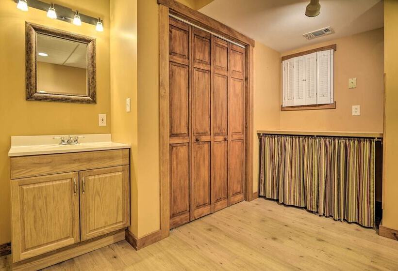 Beautiful Mount Joy Cabin W/ Pool + Sauna!