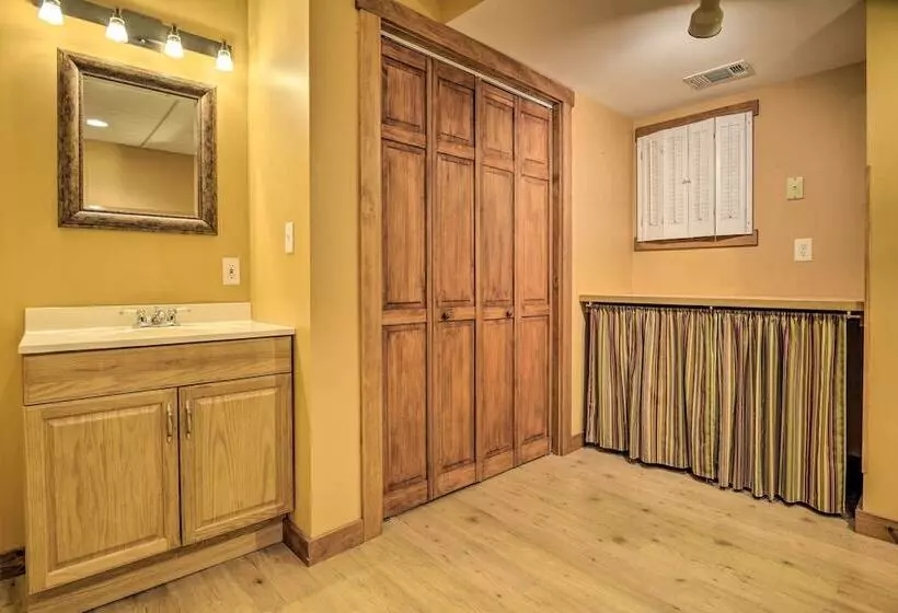 Beautiful Mount Joy Cabin W/ Pool + Sauna!