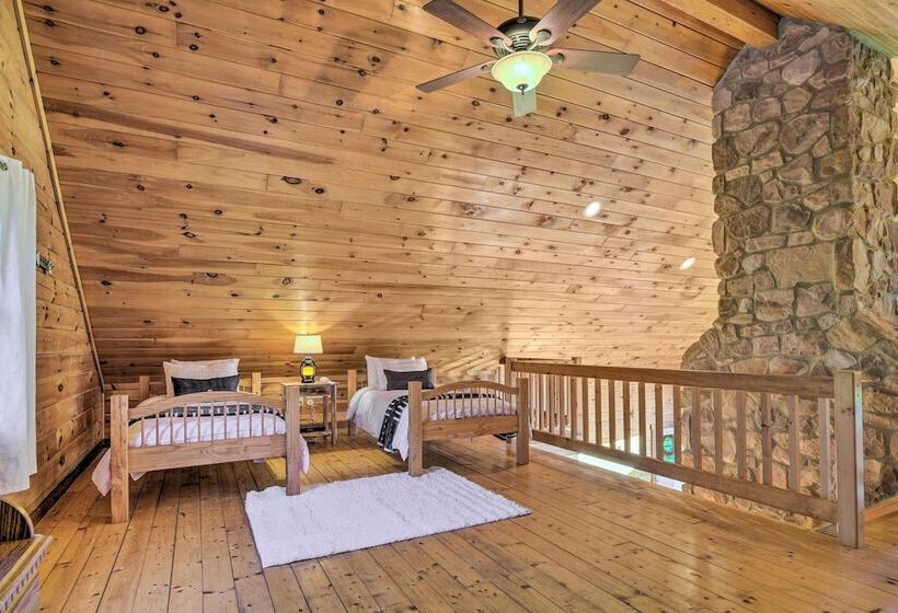 Beautiful Mount Joy Cabin W/ Pool + Sauna!