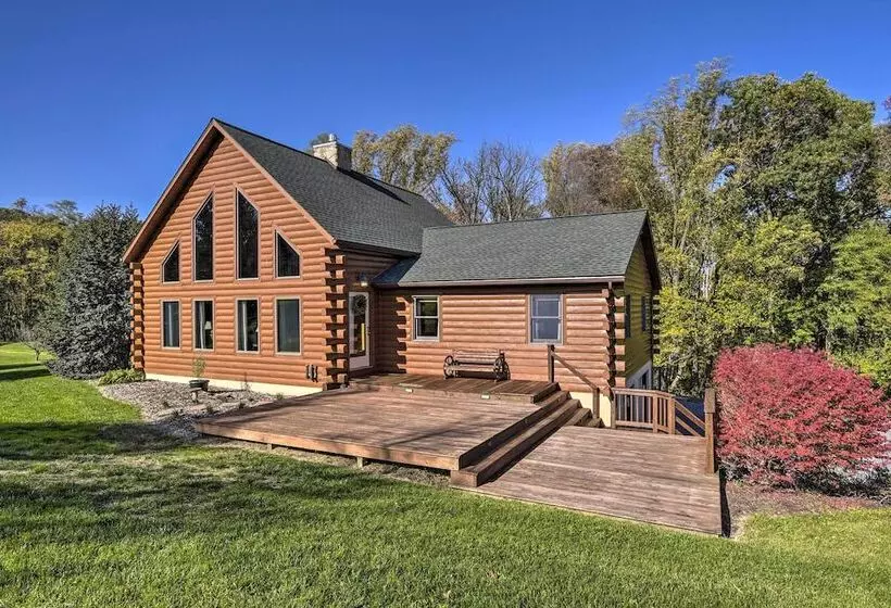 Beautiful Mount Joy Cabin W/ Pool + Sauna!