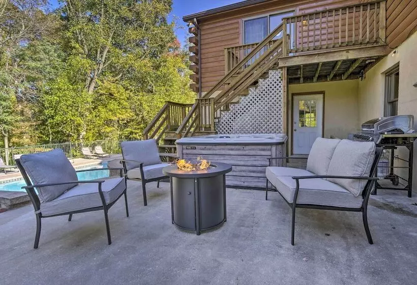 Beautiful Mount Joy Cabin W/ Pool + Sauna!