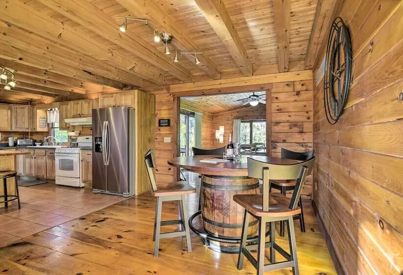 Beautiful Mount Joy Cabin W/ Pool + Sauna!