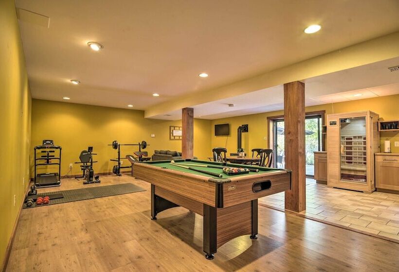 Beautiful Mount Joy Cabin W/ Pool + Sauna!