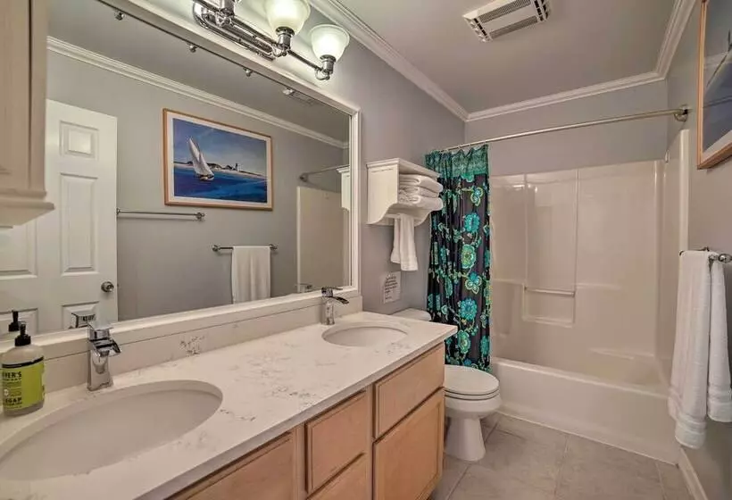 Beautiful Wine Country Home W/ Hot Tub & Lake View