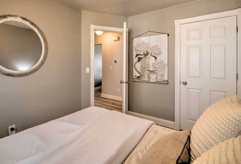 Billings Abode W/ Grill: Walk To Park & Shops