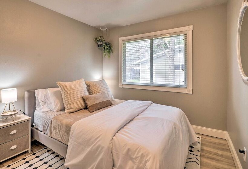 Billings Abode W/ Grill: Walk To Park & Shops